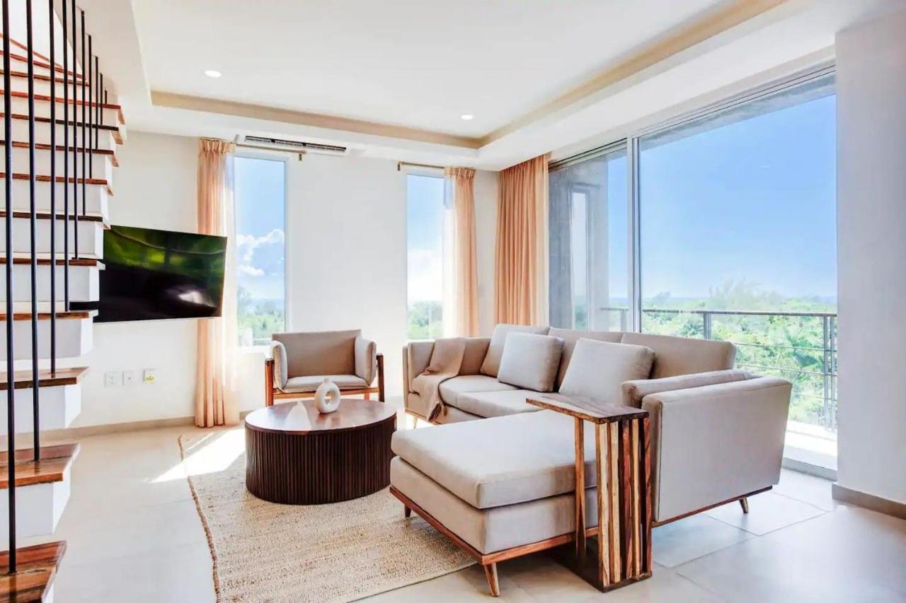 The Eight By Riviera