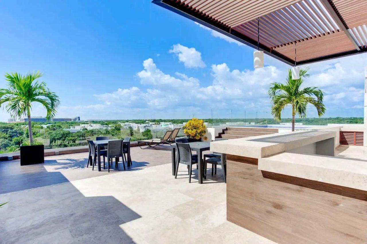 The Eight By Riviera *